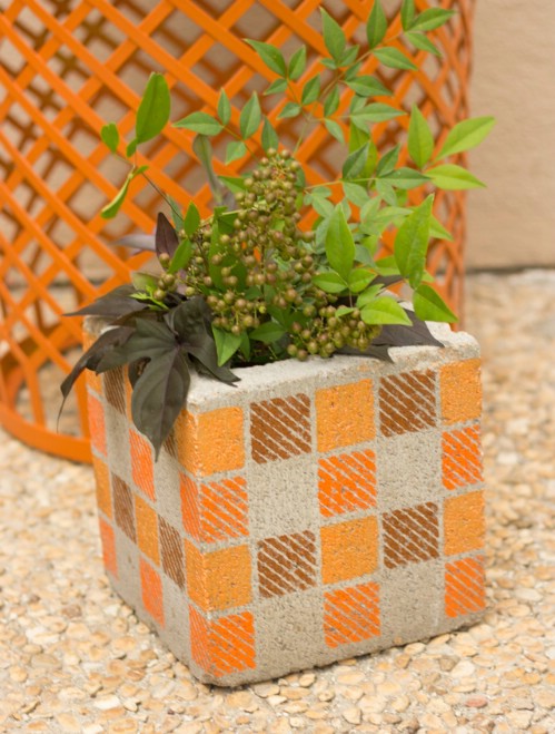 Concrete Vase - 17 Creative Ways to Use Concrete Blocks in Your Home