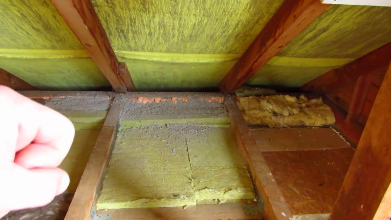 Как положить утеплитель на потолок в деревянном доме: Утепление потолка .
