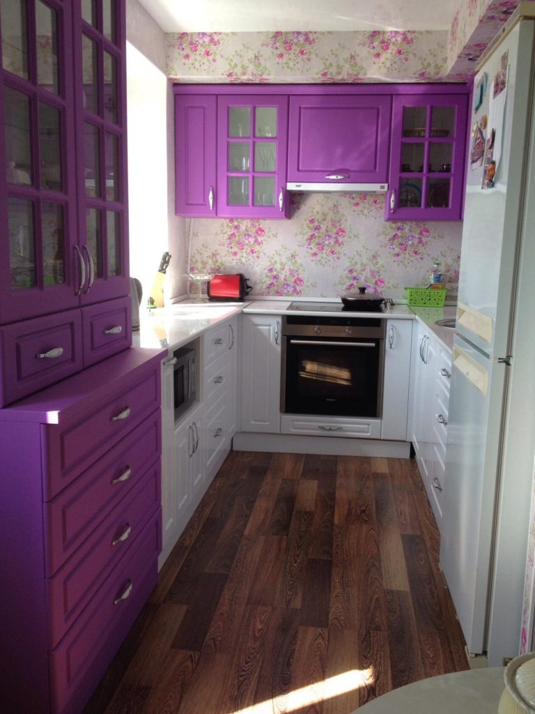 сочетание фиолетового кухни