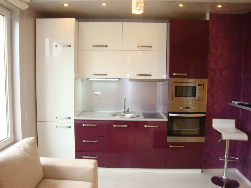 кухня фиолетовая современная
кухни белый верх фиолетовый низ
