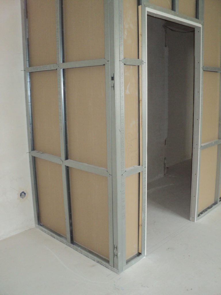 Пошаговая инструкция по установке межкомнатных дверных конструкций в гипсокартонную перегородку