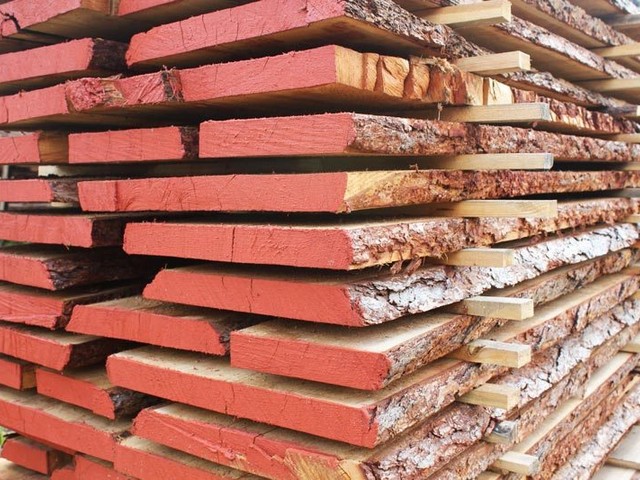 Сушка леса для строительства каркасных деревянных домов.